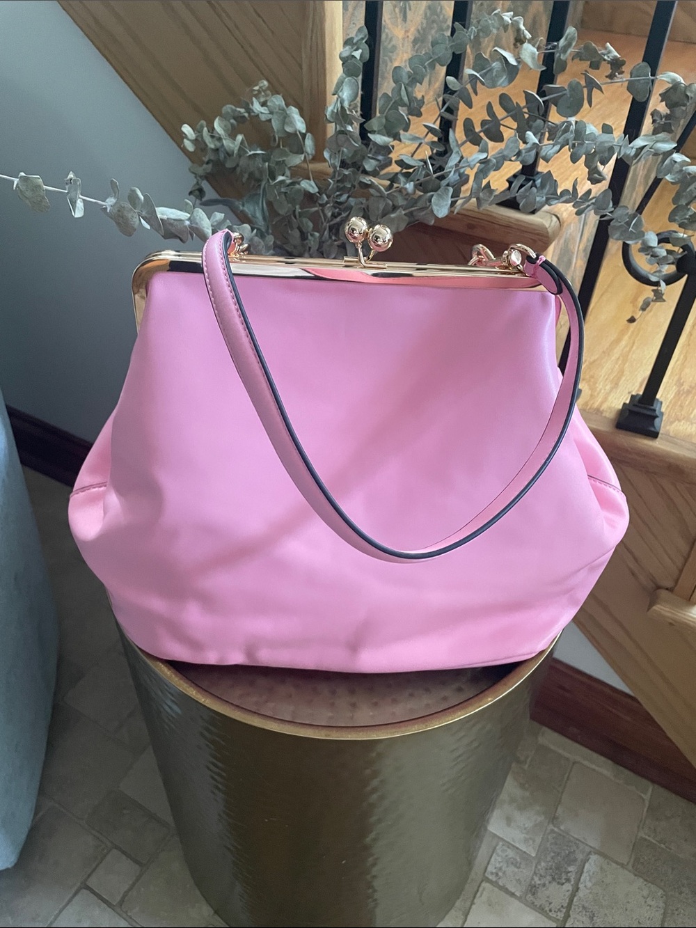 Vegan Leather Pink Kiss Lock Frame-Top Shoulder or Hand Bag Large New - Picture 1 of 14